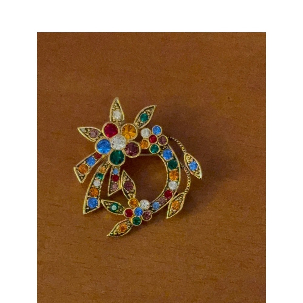 Vintage Gold Tone Multi Color Rhinestone Floral Wreath Brooch Pin Crystal Flower